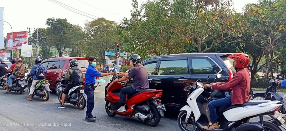 Pembagian masker ke Masyarakat