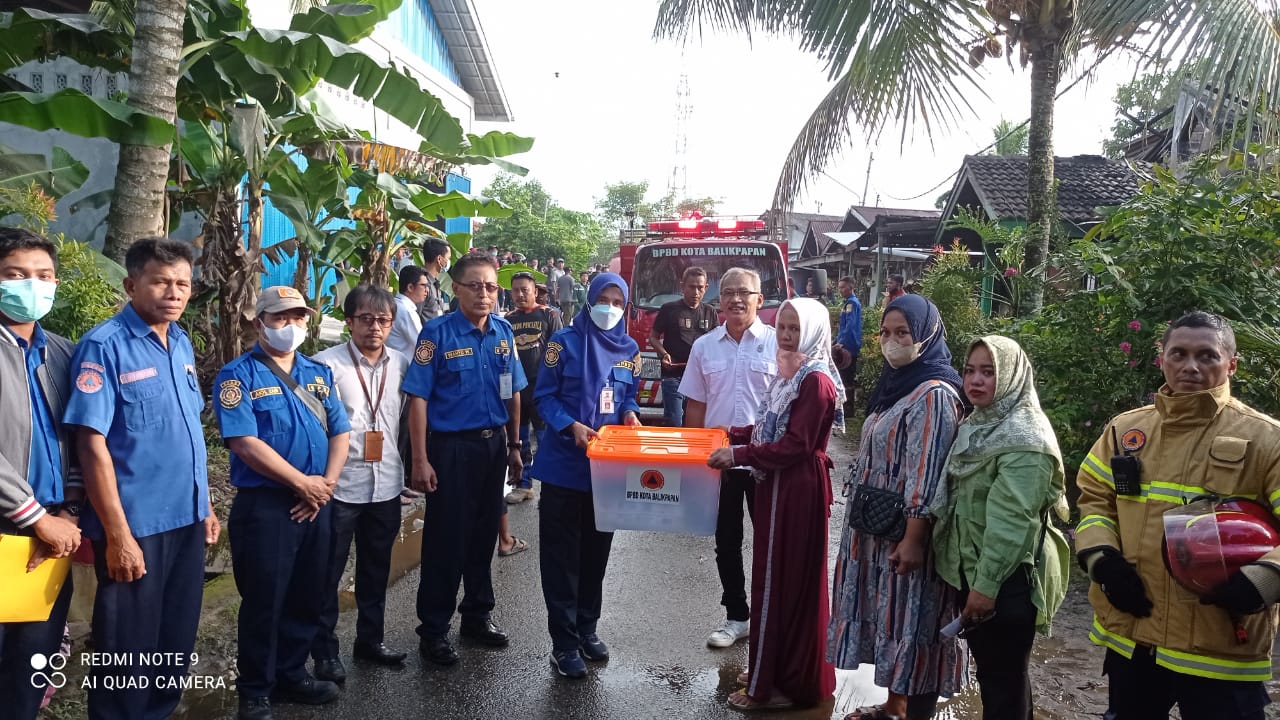 Bantuan Family Kit kepada korban Kebakaran di Manggar Baru